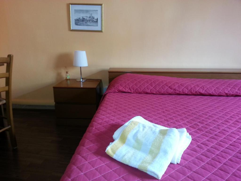Ferienwohnung A Due Passi Dal Treno Pisa Zimmer foto